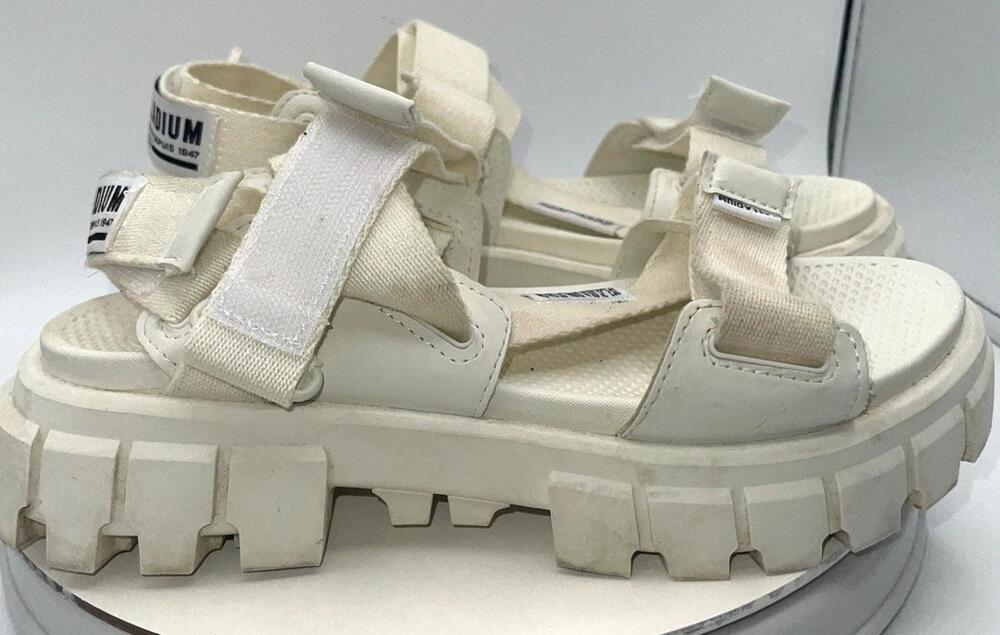 Palladium Sandals Womens Size 7.5 White Platform Chunky Lug Strap 98578-116-M